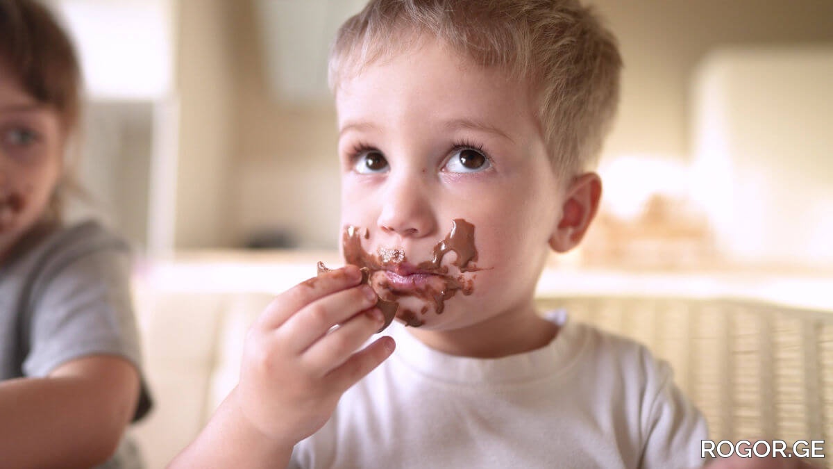 child-chocolate-1-1695111863.jpg