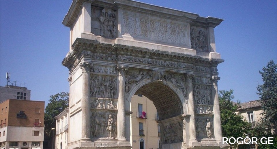 benevento-arco-di-traiano-cr-1748847947.jpg