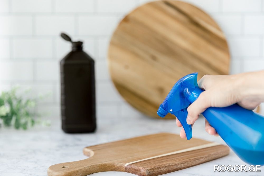 hydrogen-peroxide-uses-home-4174809-06-914f474c42a84874be402df5b90a88f6-1759228586.jpg