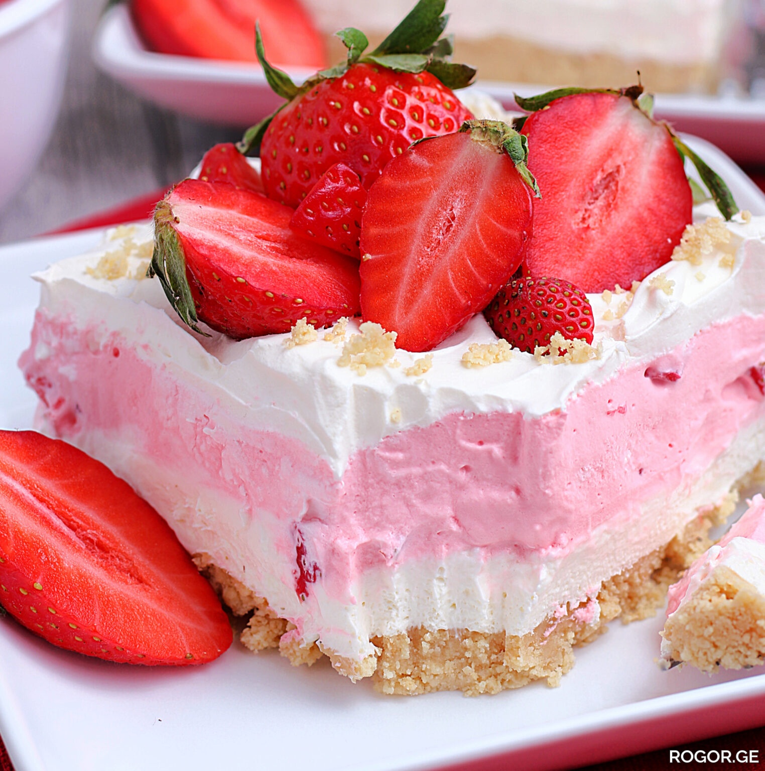 strawberry-dessert-lasagna-lisa-final-4-1-1524x1536-1784622669.jpg