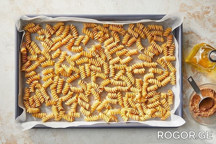 crispy-pasta-salad-tr26-283442-md-p2-06-16-1b-1784715479.jpg